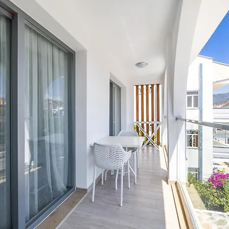 Princess Kinli Aparthotel