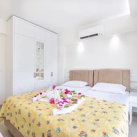 Princess Kinli Aparthotel